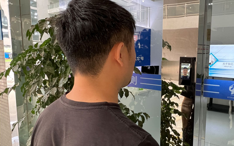 成都皓睛人脸识别门禁一体机2.jpg 成都皓睛人脸识别门禁一体机2.jpg